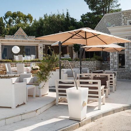 Neptune Sea House - Beachfront Agios Spyridon  Buitenkant foto