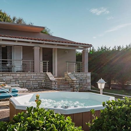Neptune Sea House - Beachfront Agios Spyridon  Buitenkant foto